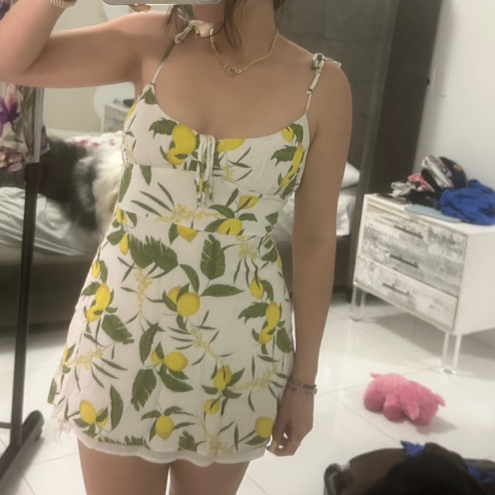 Pull&Bear White and Yellow Lemon Print Mini Dress